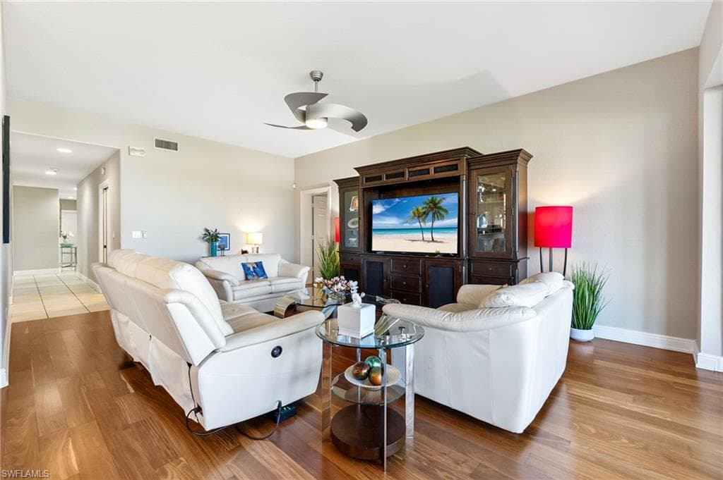 665 Vintage Reserve CIR 9-B NAPLES, FL 34119