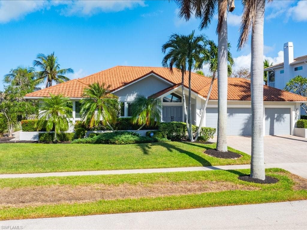 1220 Antigua CT MARCO ISLAND, FL 34145