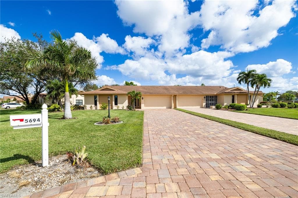 5694 Arvine CIR FORT MYERS, FL 33919