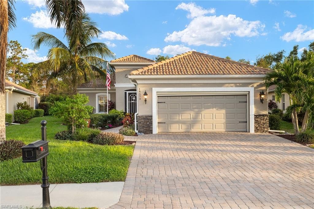 14579 Manchester DR NAPLES, FL 34114
