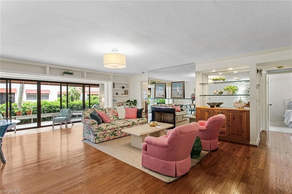 525 Serendipity DR 525 NAPLES, FL 34108