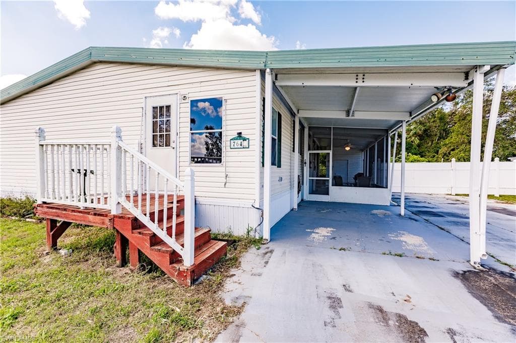 7640 Peyraud DR NORTH FORT MYERS, FL 33917