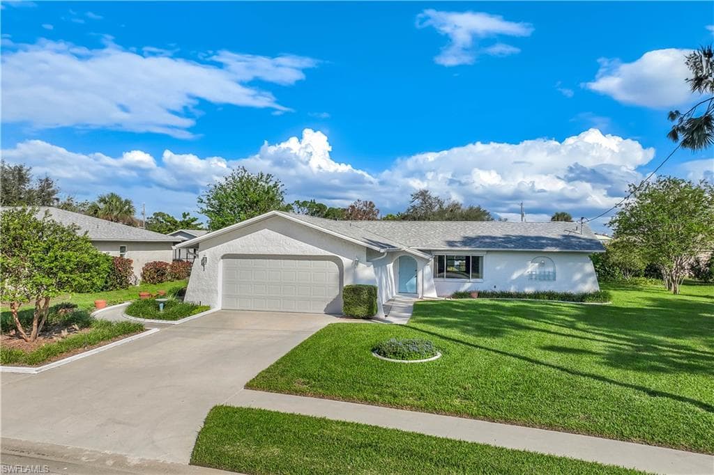5957 Hillyer CT NORTH FORT MYERS, FL 33903