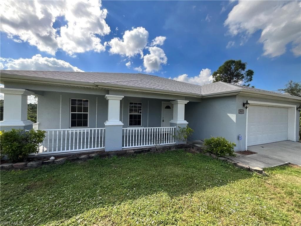 2917 43rd ST W LEHIGH ACRES, FL 33971