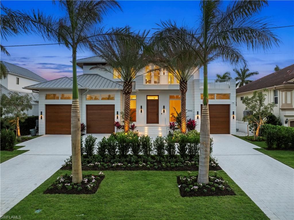 590 14th AVE S NAPLES, FL 34102