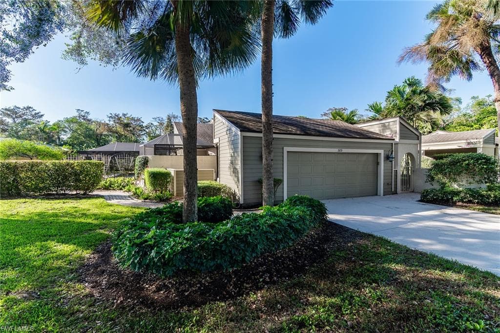 389 Edgemere WAY N NAPLES, FL 34105