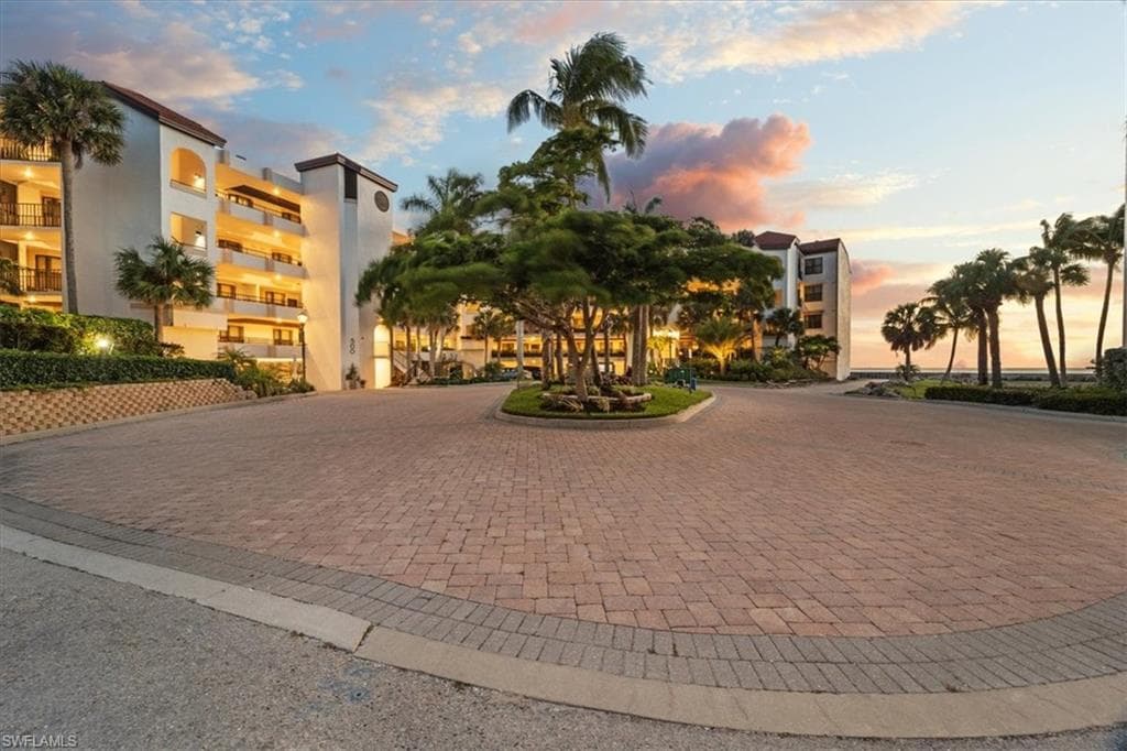534 La Peninsula BLVD 534 NAPLES, FL 34113
