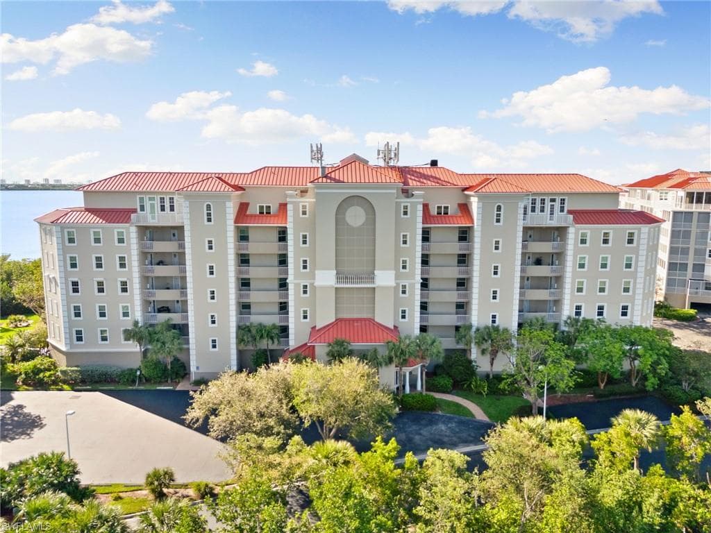 269 Vintage Bay DR C-13 MARCO ISLAND, FL 34145