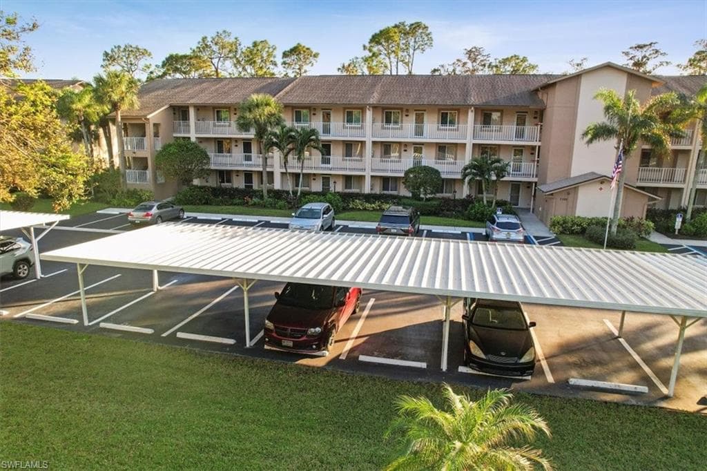 7320 Glenmoor LN 2102 NAPLES, FL 34104