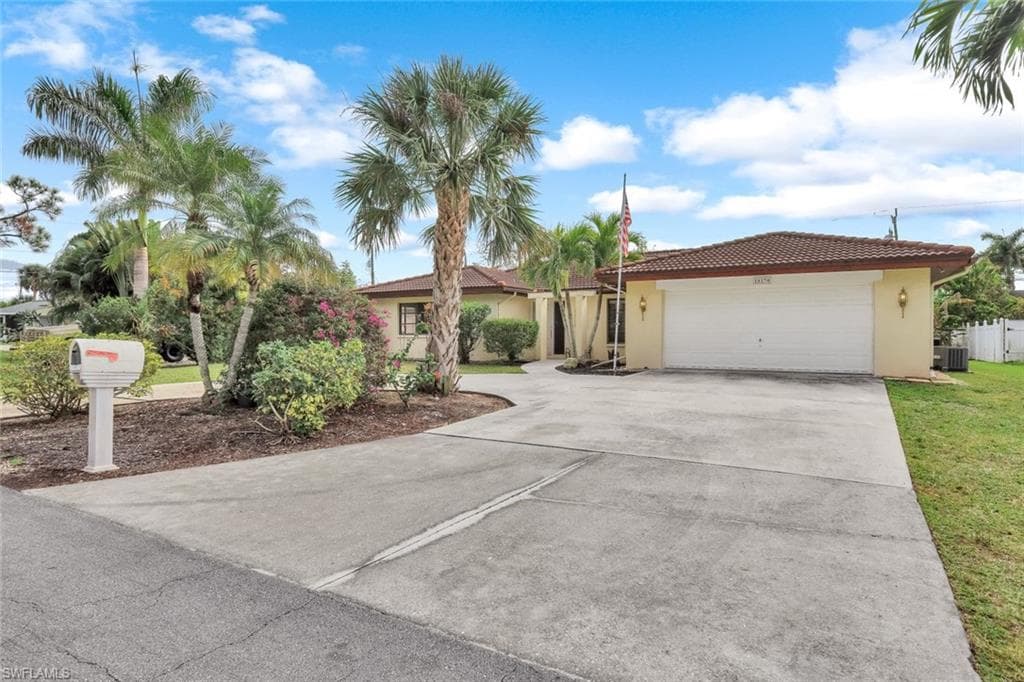 10170 Main DR BONITA SPRINGS, FL 34135