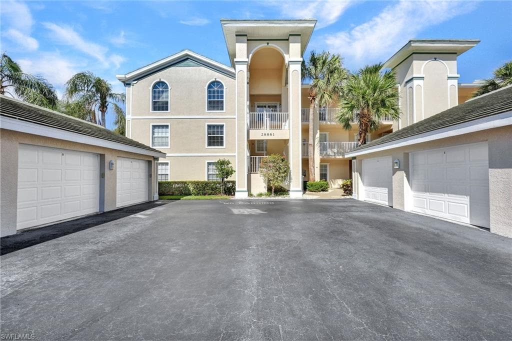 28881 Bermuda Lago CT 302 BONITA SPRINGS, FL 34134