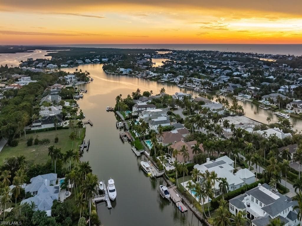 1323 Spyglass LN NAPLES, FL 34102