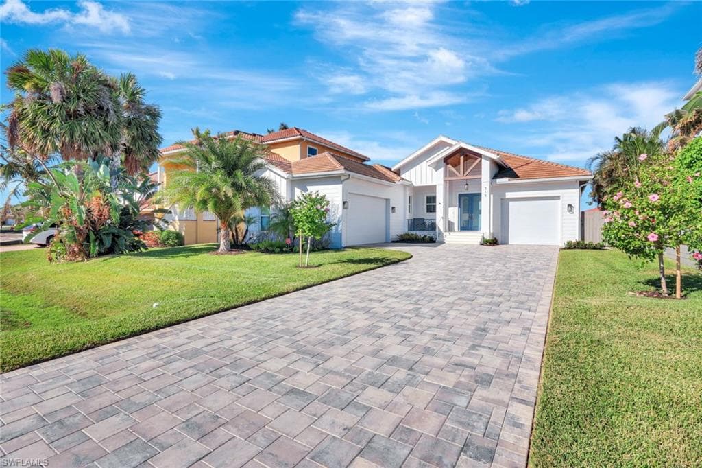 515 93rd AVE N NAPLES, FL 34108