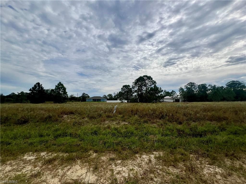 1514 McArthur AVE LEHIGH ACRES, FL 33972