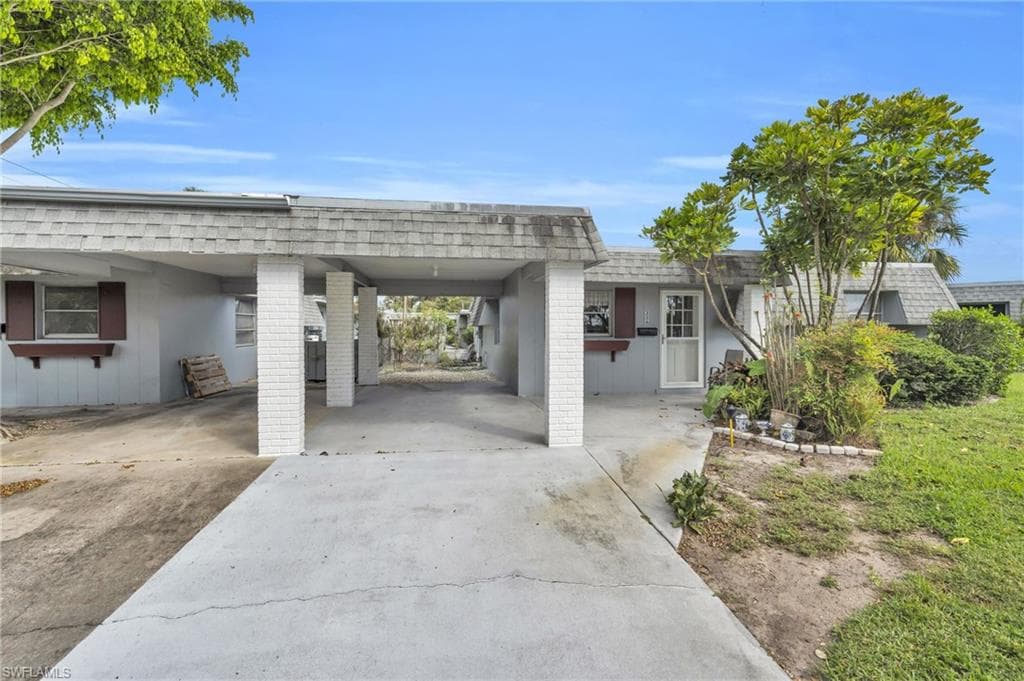 336 Suffolk CT LEHIGH ACRES, FL 33936