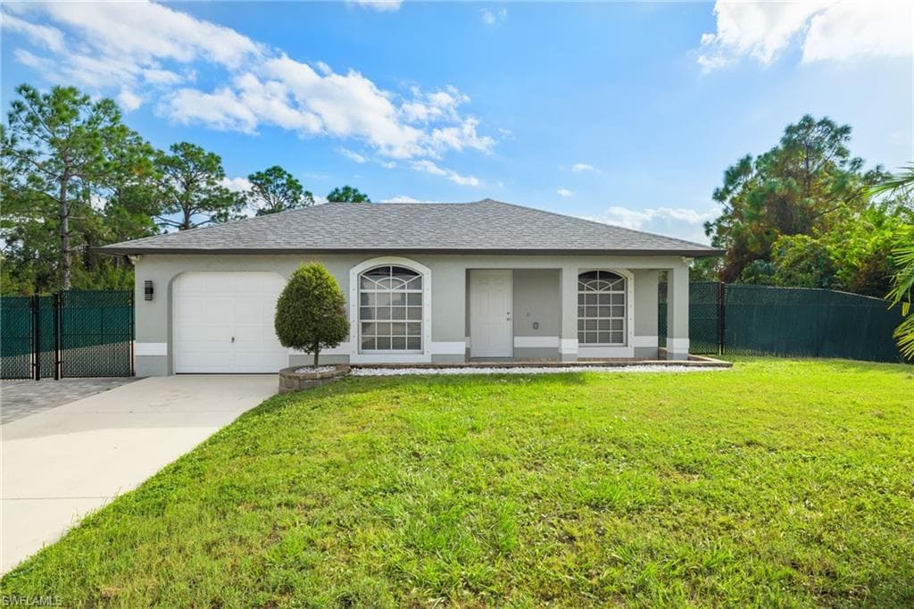 2919 17th ST W LEHIGH ACRES, FL 33971