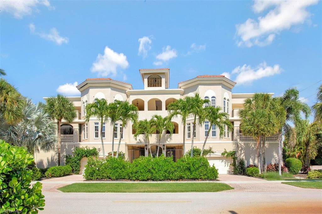1013 4th ST S NAPLES, FL 34102