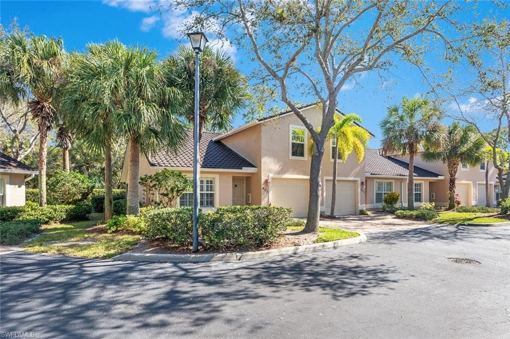 3505 Avion Woods CT 901 NAPLES, FL 34104
