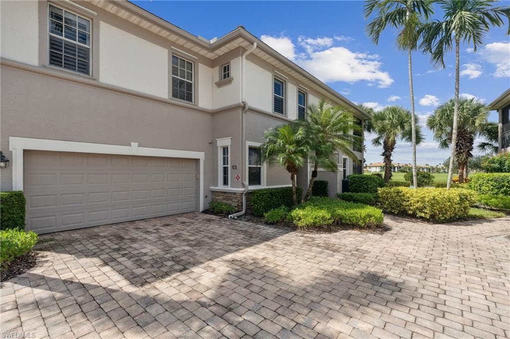 8739 Coastline CT 102 NAPLES, FL 34120