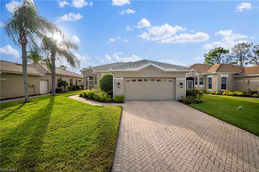 8625 Gleneagle Way NAPLES, FL 34120
