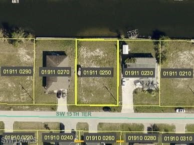 601 SW 15th TER CAPE CORAL, FL 33991