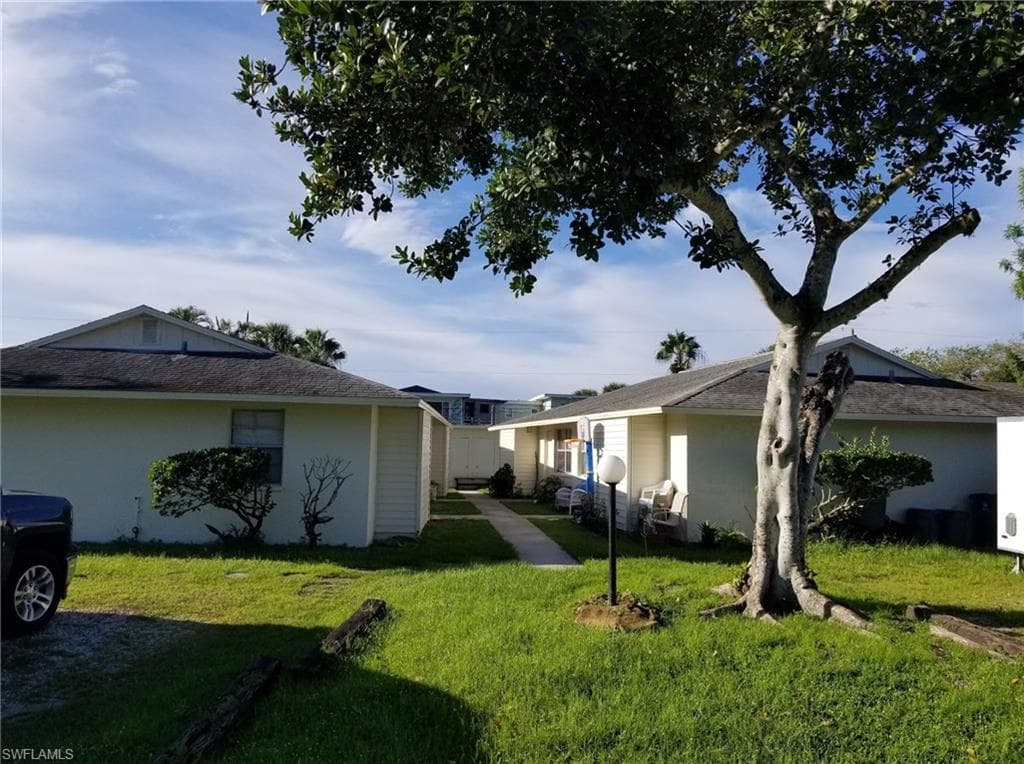 11321-11327 Linda Loma DR FORT MYERS, FL 33908
