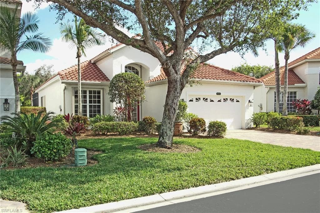 8908 Ventura WAY NAPLES, FL 34109