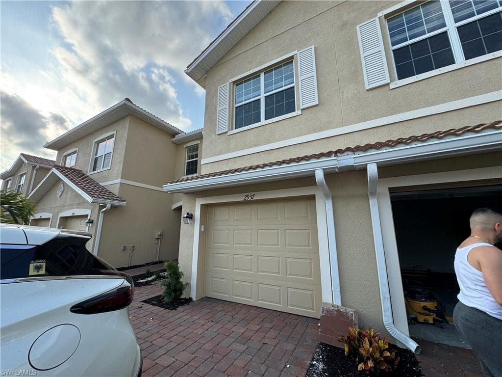 2937 Tardiff DR NAPLES, FL 34120