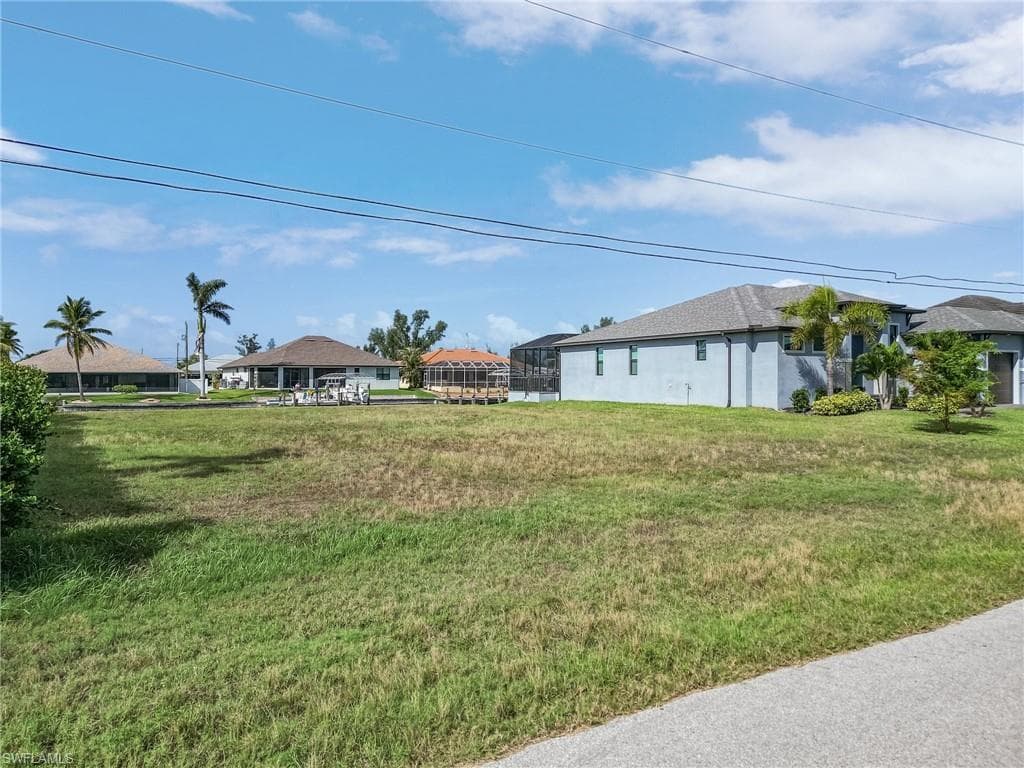 140 SW 38TH PL CAPE CORAL, FL 33991