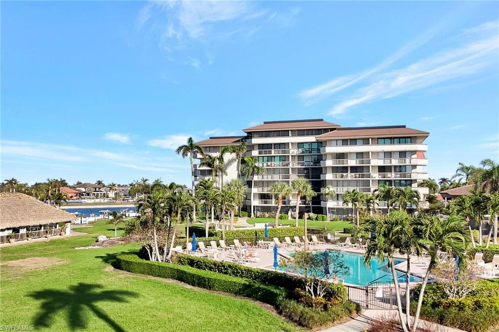 657 Seaview CT J3 MARCO ISLAND, FL 34145