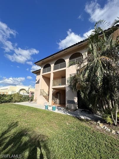 828 Wiggins Pass RD 9 NAPLES, FL 34110