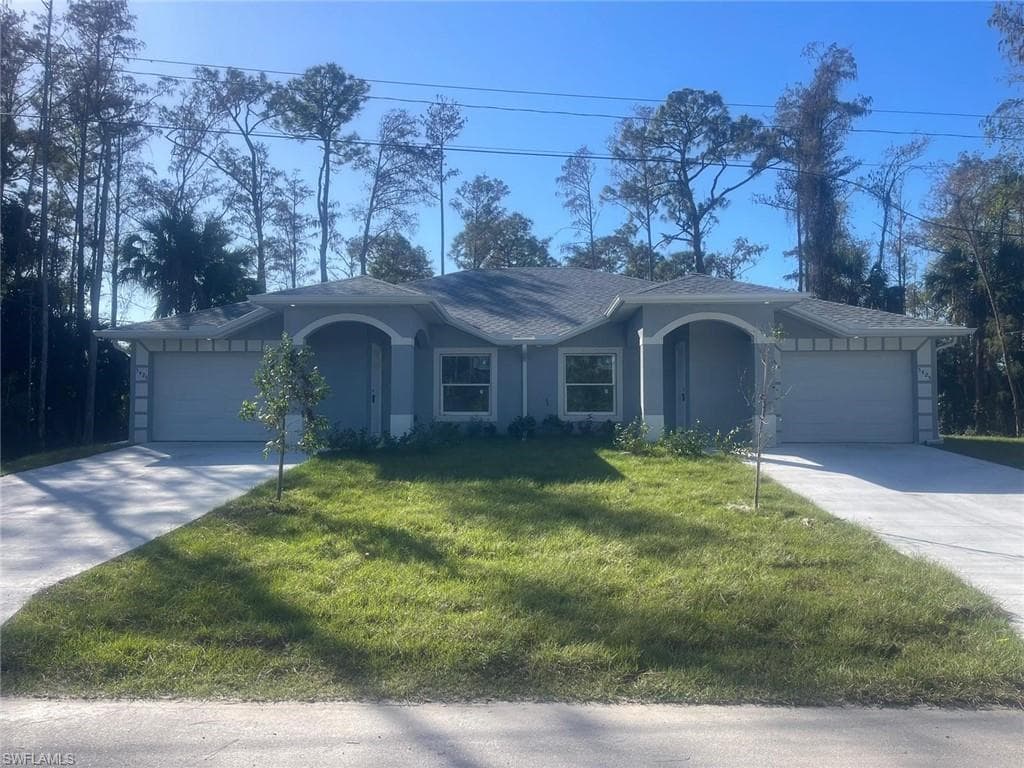 5423/5425 BENTON ST LEHIGH ACRES, FL 33971