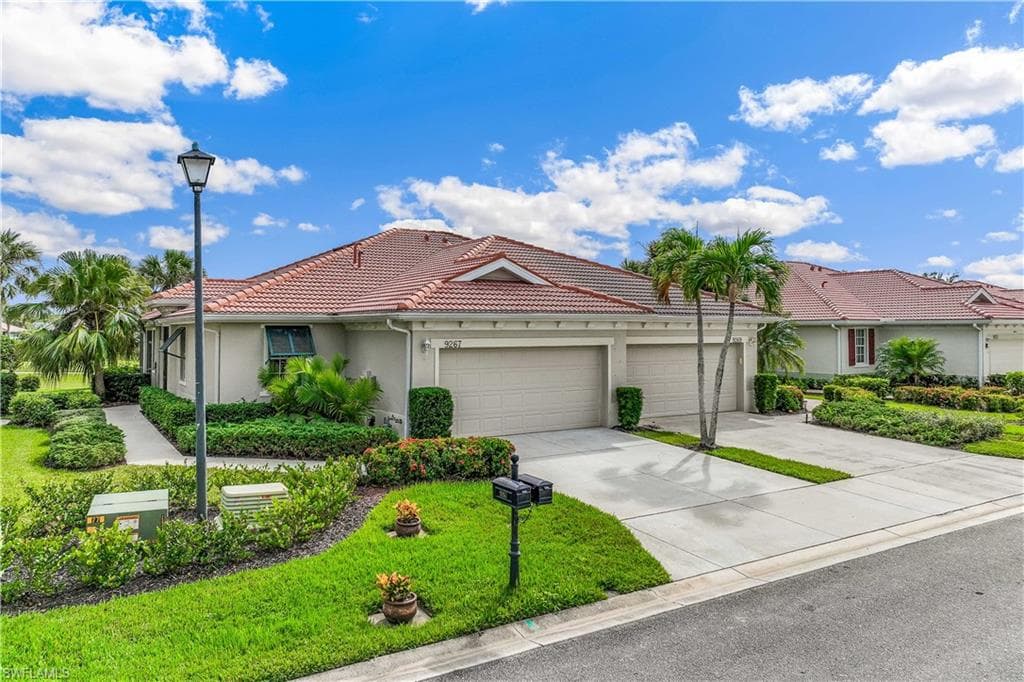 9267 Aviano DR FORT MYERS, FL 33913
