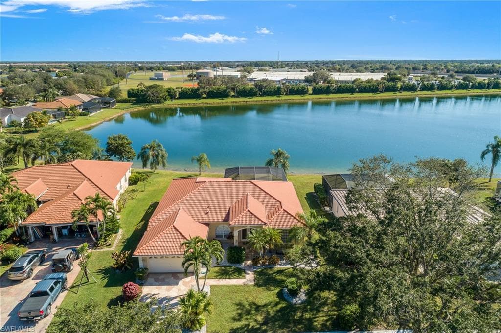 782 Waterloo CT NAPLES, FL 34120