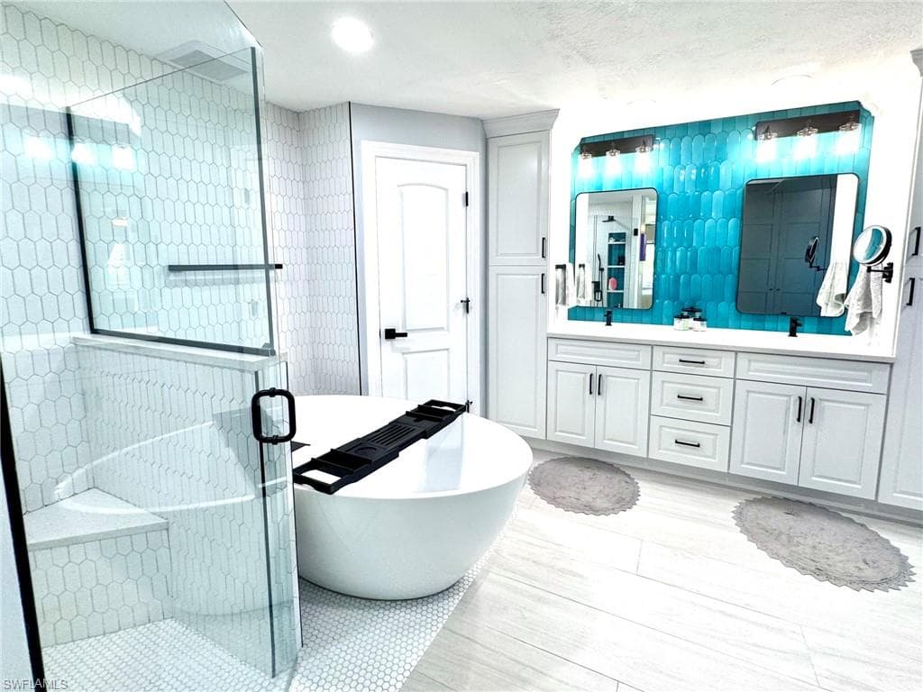 233 Pinehurst CIR