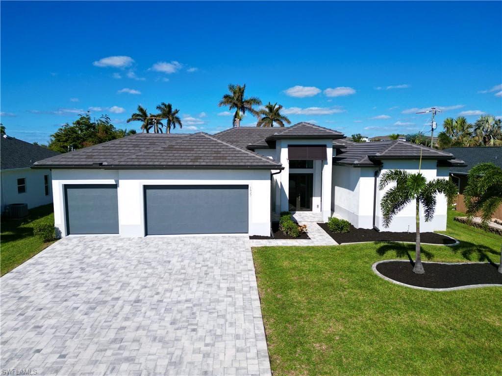 1827 SW 39th ST CAPE CORAL, FL 33914