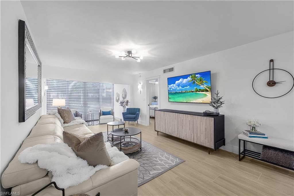 272 Banyan BLVD 272 NAPLES, FL 34102