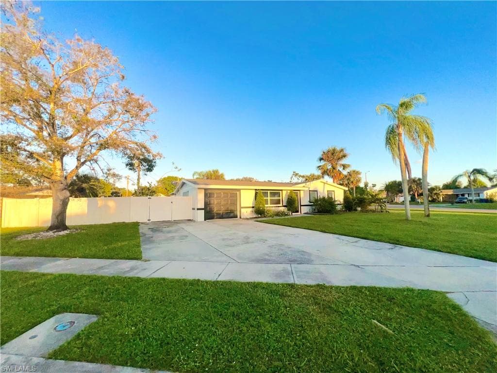 1960 Key CT NORTH FORT MYERS, FL 33903