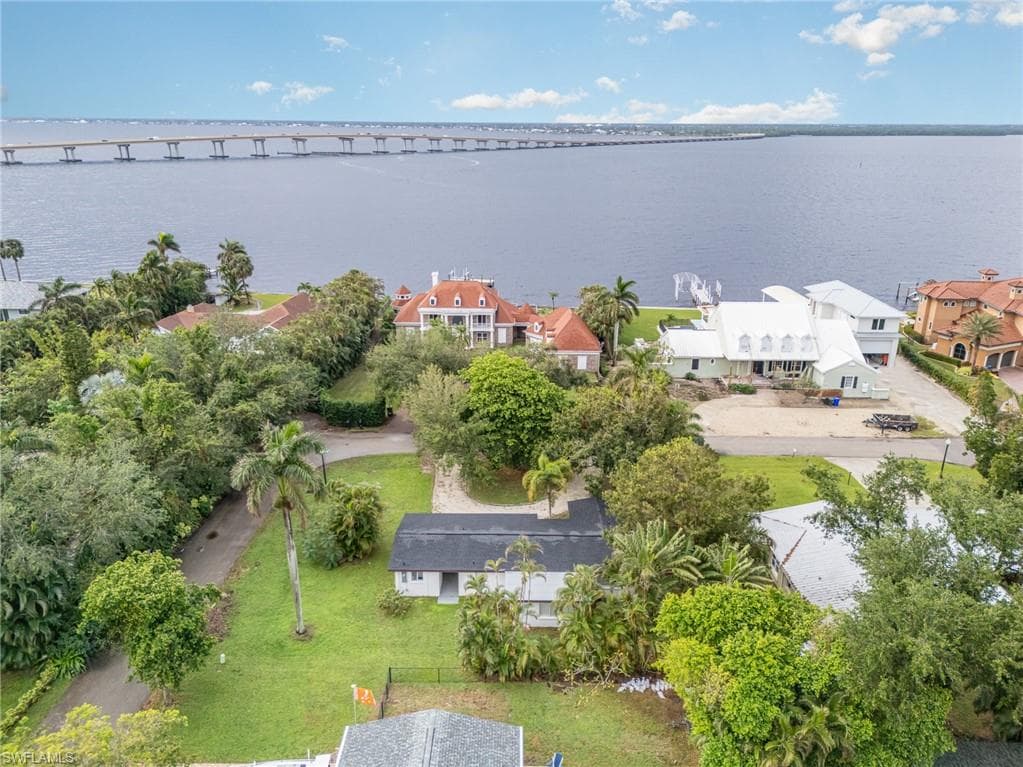 4106 W Riverside DR FORT MYERS, FL 33901