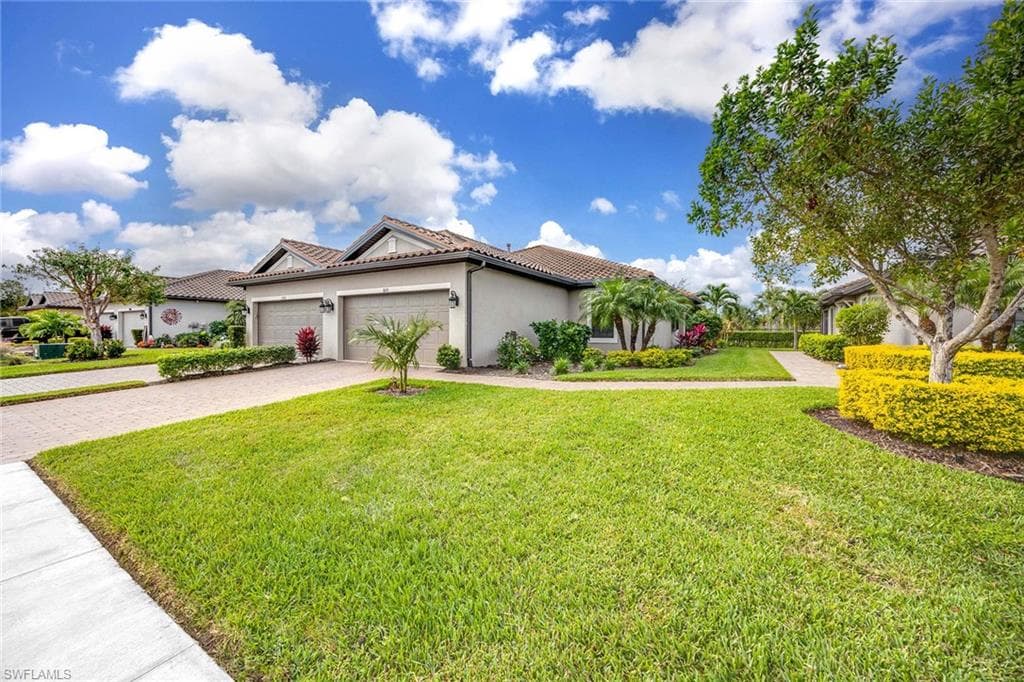 8091 Calle Canovas ST NAPLES, FL 34114