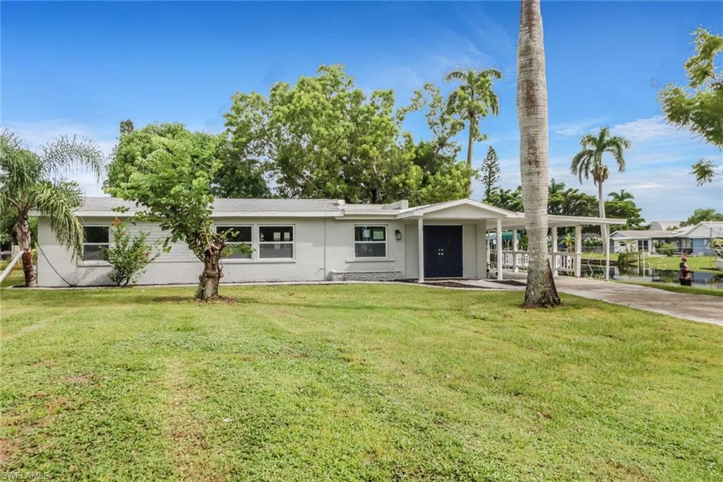 1152 Harbor DR NORTH FORT MYERS, FL 33917