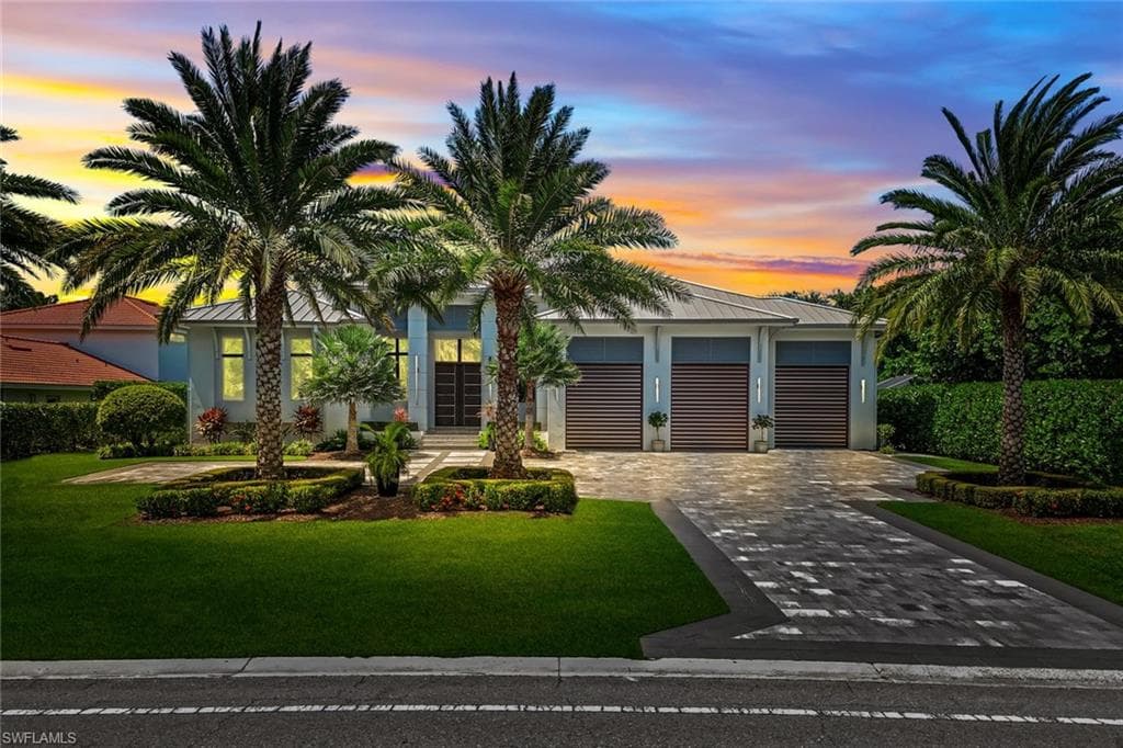 4651 Crayton RD NAPLES, FL 34103