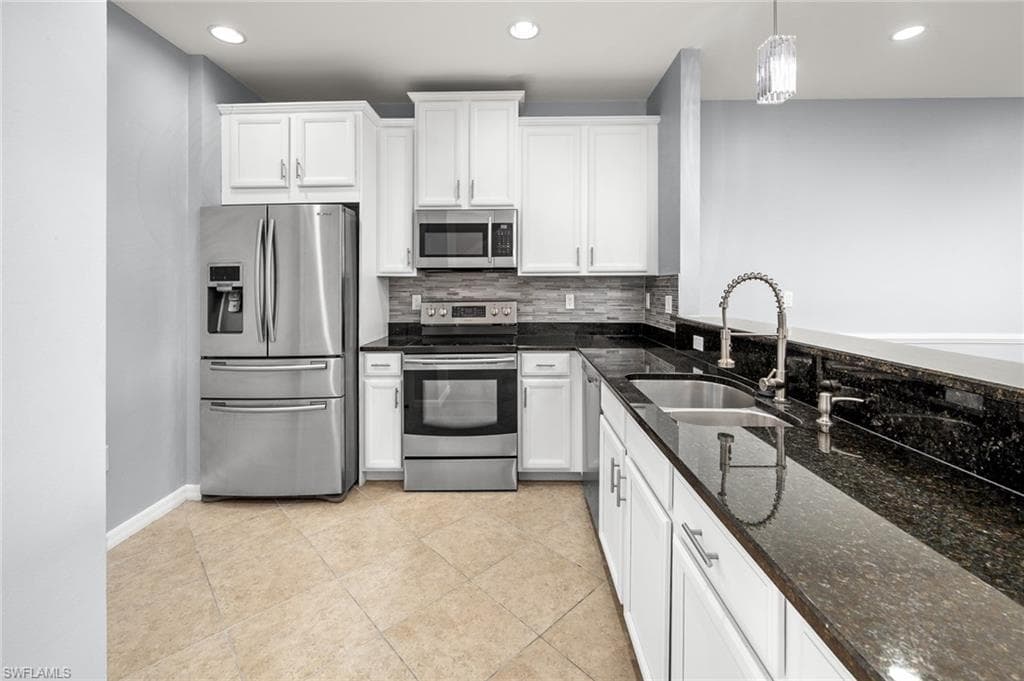 3881 Cherrybrook LOOP FORT MYERS, FL 33966