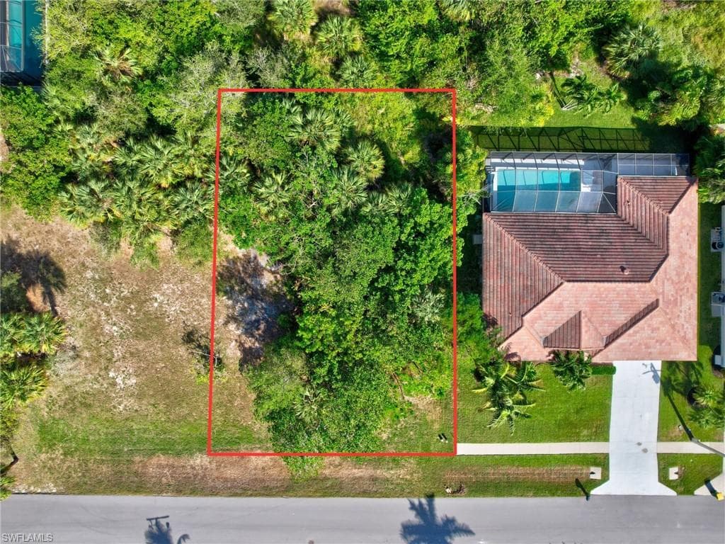 611 Diplomat CT MARCO ISLAND, FL 34145