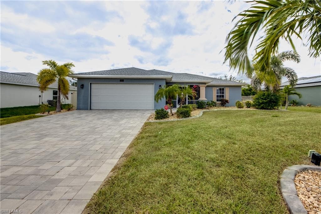 922 NE 12th TER CAPE CORAL, FL 33909
