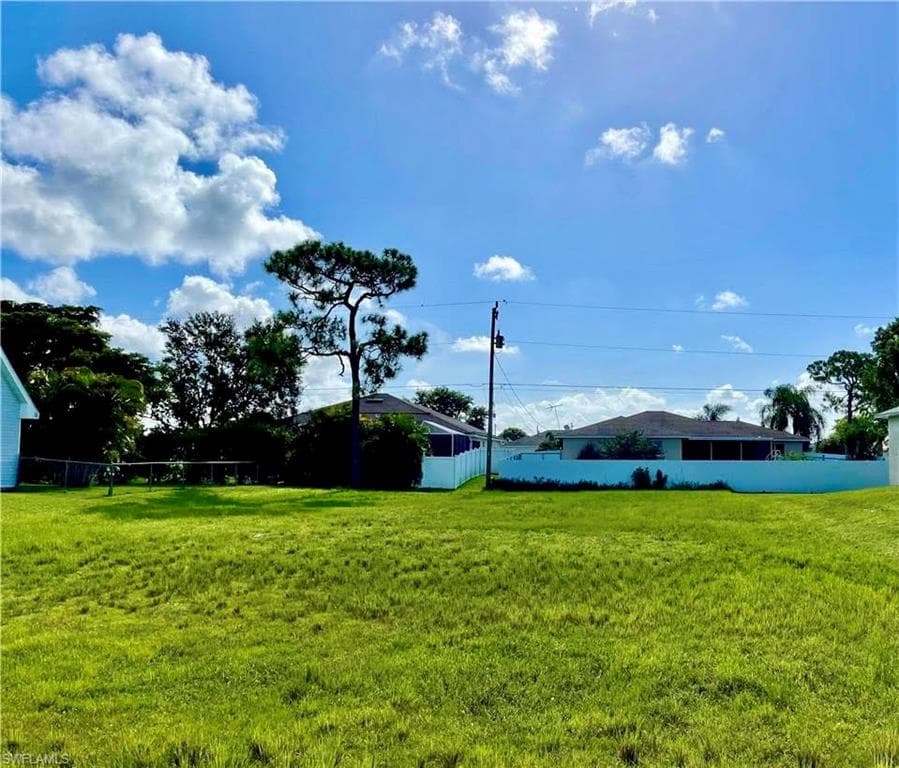 927 6th PL CAPE CORAL, FL 33993