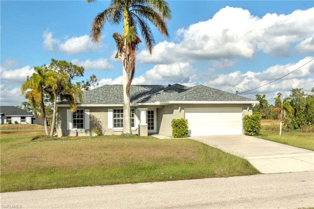 2211 NE 34th LN CAPE CORAL, FL 33909
