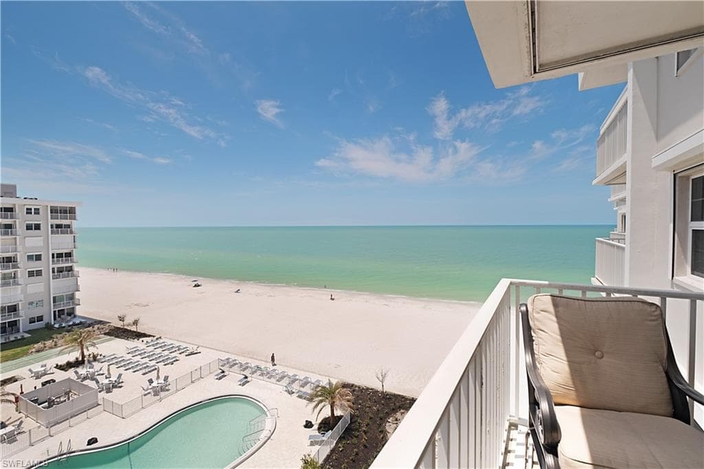 3443 Gulf Shore BLVD N 704 NAPLES, FL 34103