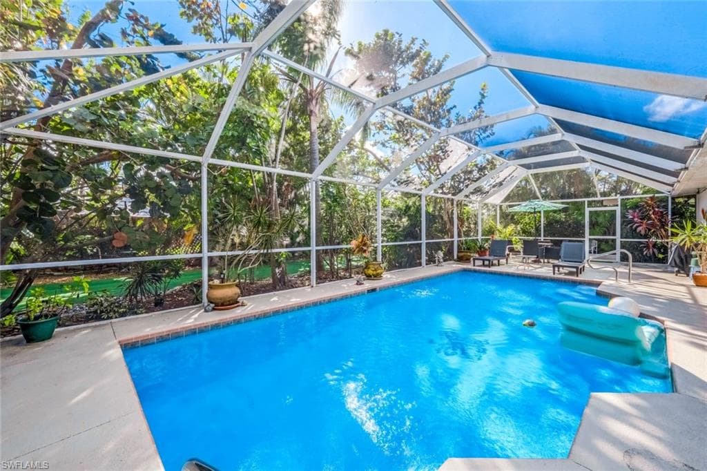 310 SE 27th TER CAPE CORAL, FL 33904