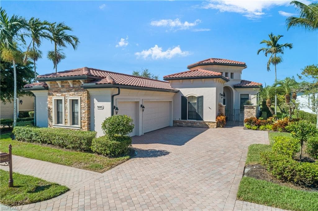 9449 Napoli LN NAPLES, FL 34113